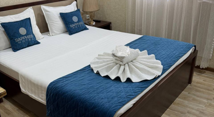 "King-size" o'lchamdagi to'shakli xona
