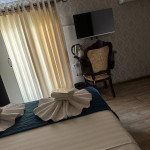 "King-size" o'lchamdagi to'shakli xona