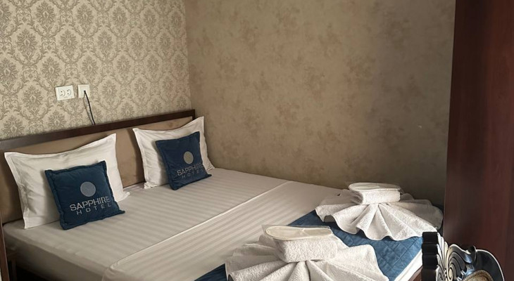 "King-size" o'lchamdagi to'shakli xona