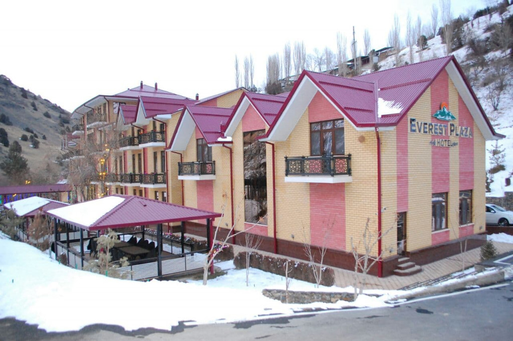 Гостиница Everest Plaza