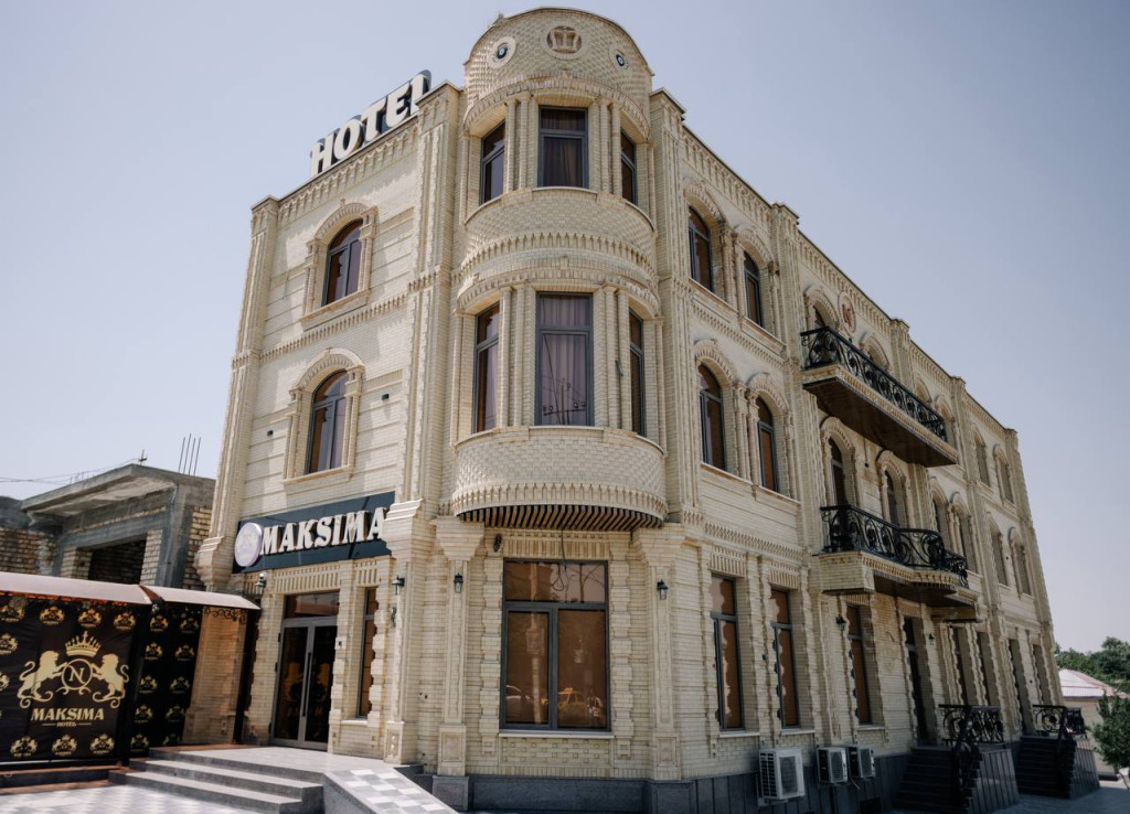 Гостиница Maksima