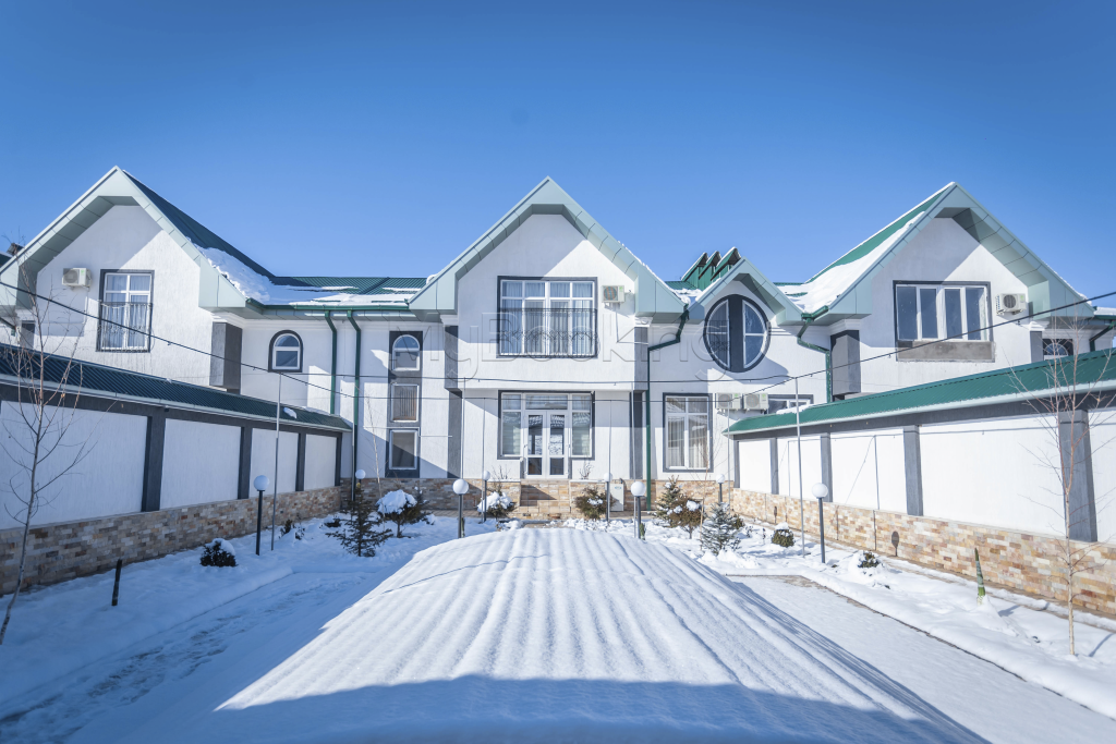 Lake House Resort hotel
