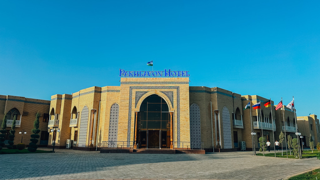 Pakhlavon Hotel